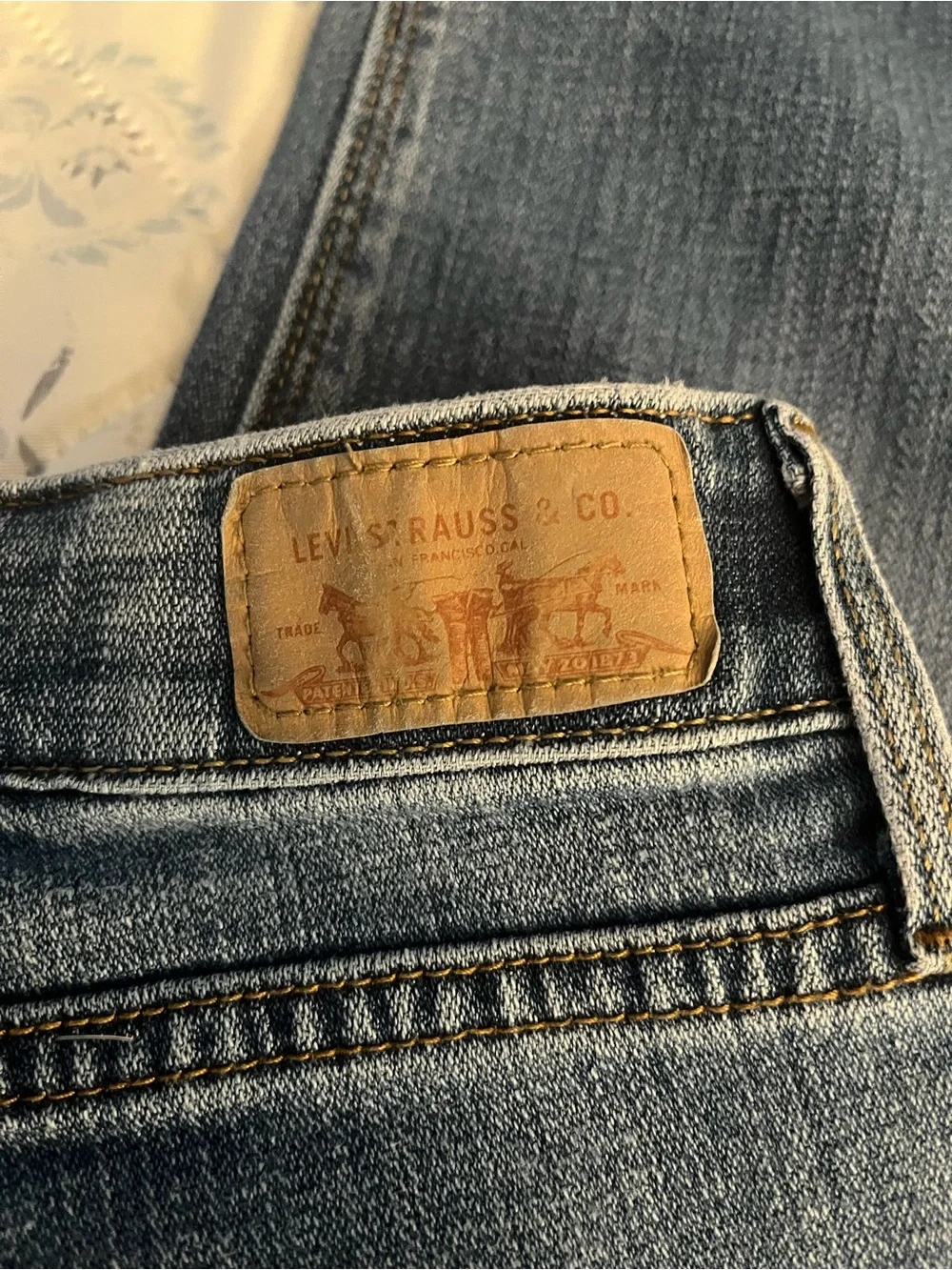 Levi's Women's Medium Blue Perfect Waist 525 Straight-Leg Jeans 14S